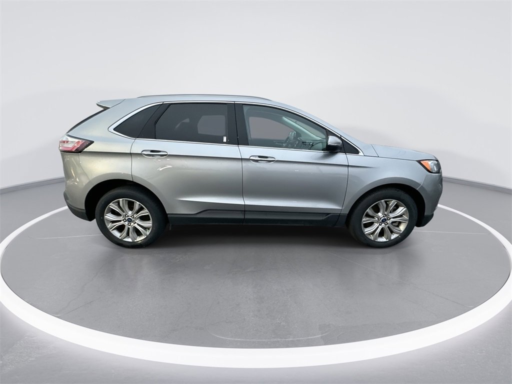 Used 2021 Ford Edge Titanium image 9