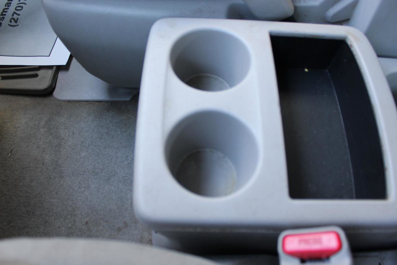 Used 2014 Nissan Quest S image 33