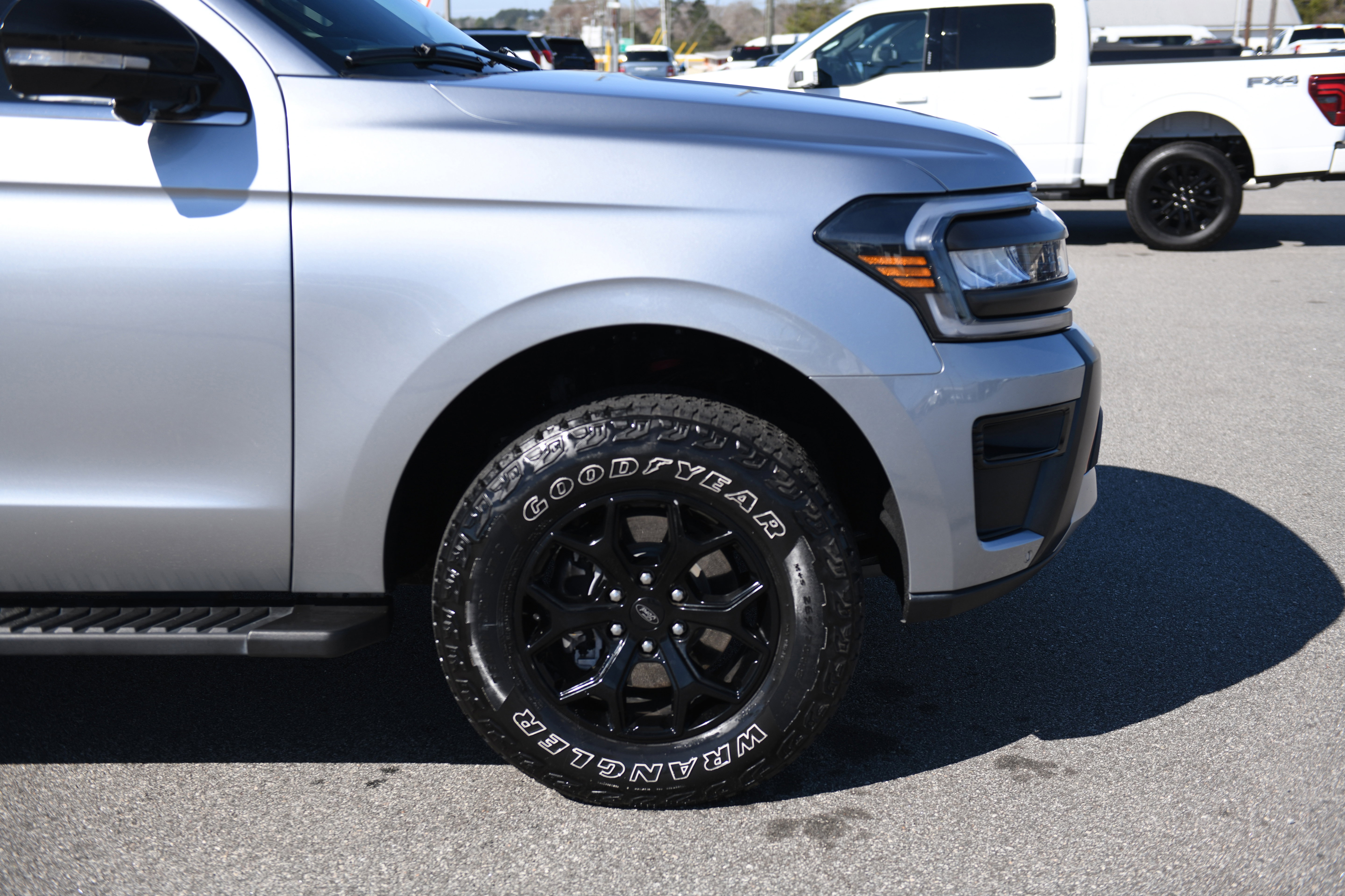 Used 2023 Ford Expedition Timberline image 3