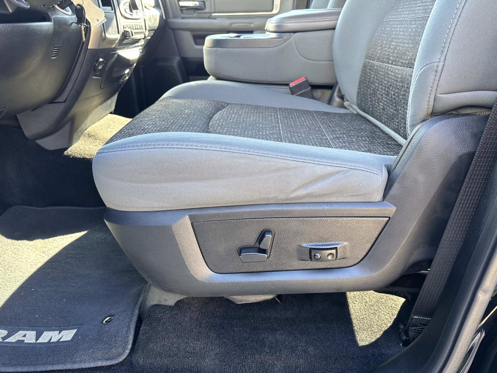 Used 2013 RAM 3500 Big Horn image 15