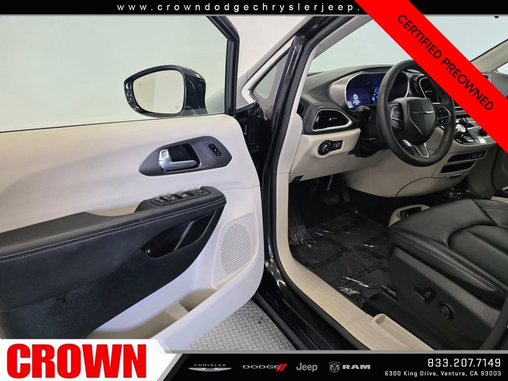 Certified 2024 Chrysler Pacifica Select image 23