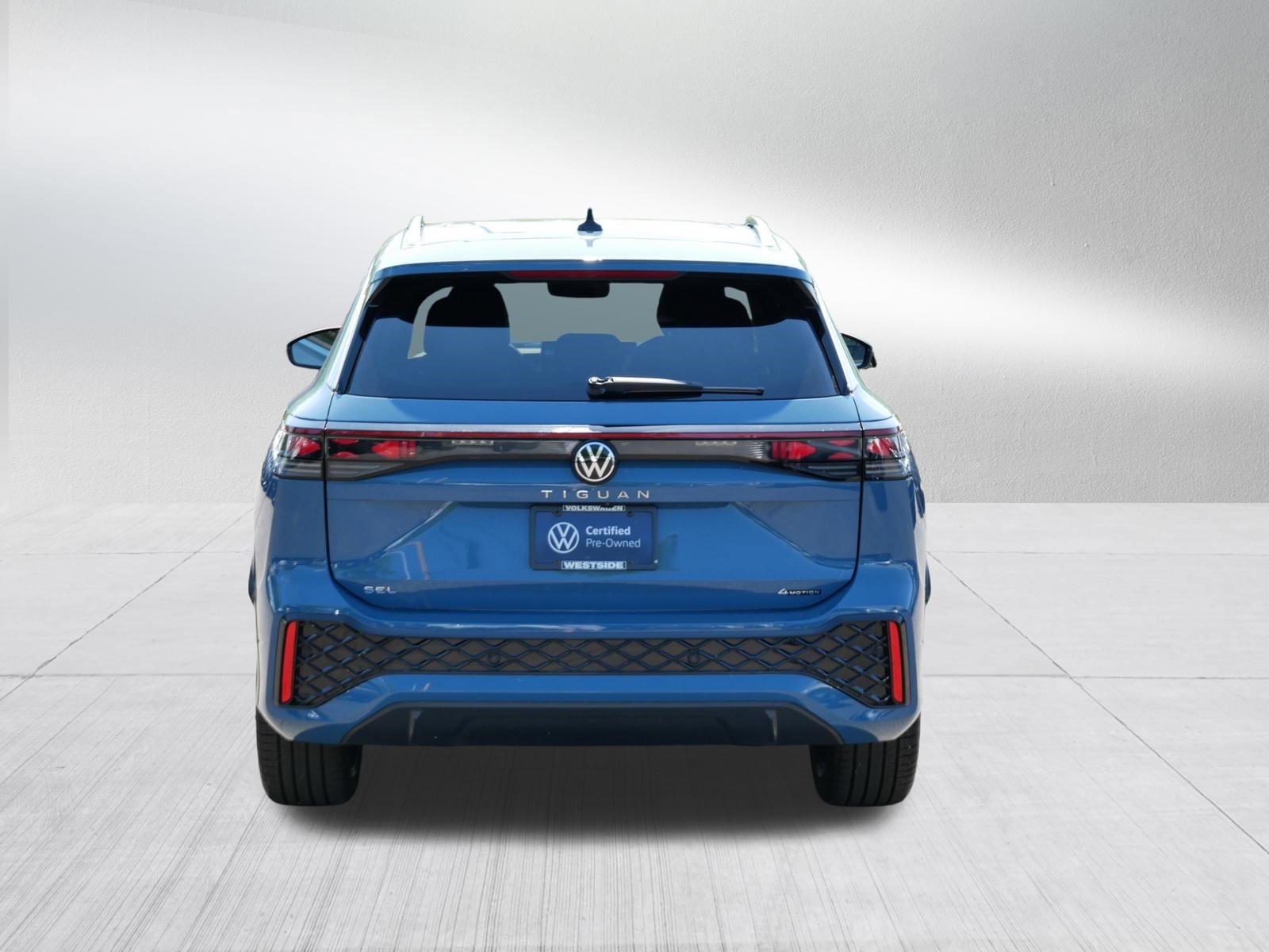 Certified 2025 Volkswagen Tiguan SEL R-Line AWD/4WD image 6