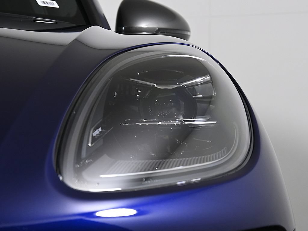 New 2026 Porsche Macan AWD/4WD image 11