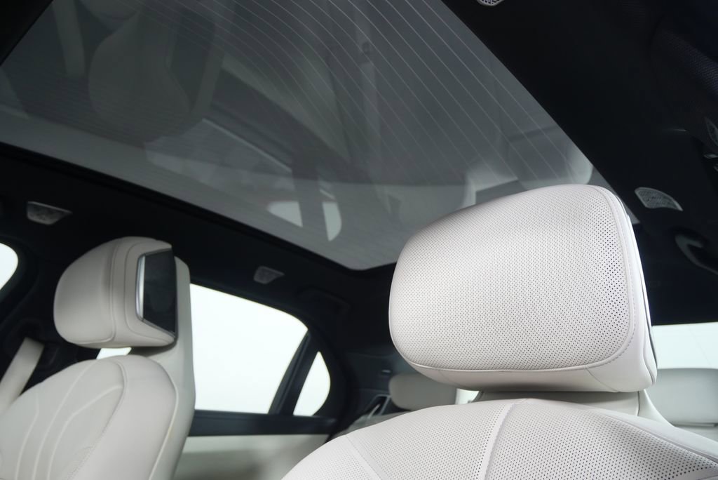 Certified 2023 BMW 760i xDrive w/ Executive Package image 12