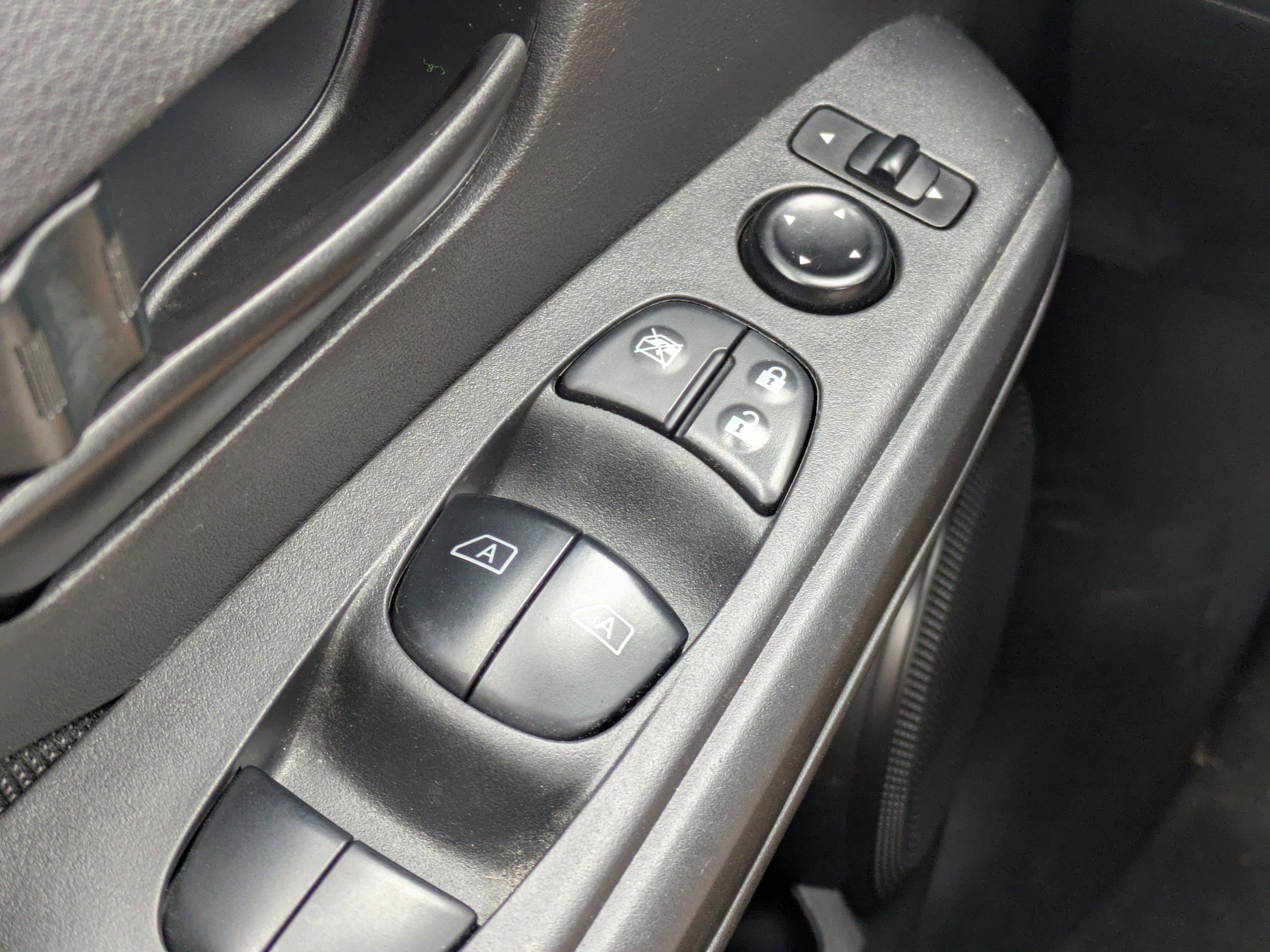 Used 2023 Nissan Kicks S image 27