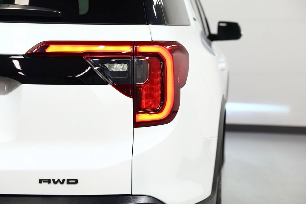 Used 2022 GMC Acadia SLT w/ Elevation Edition image 14