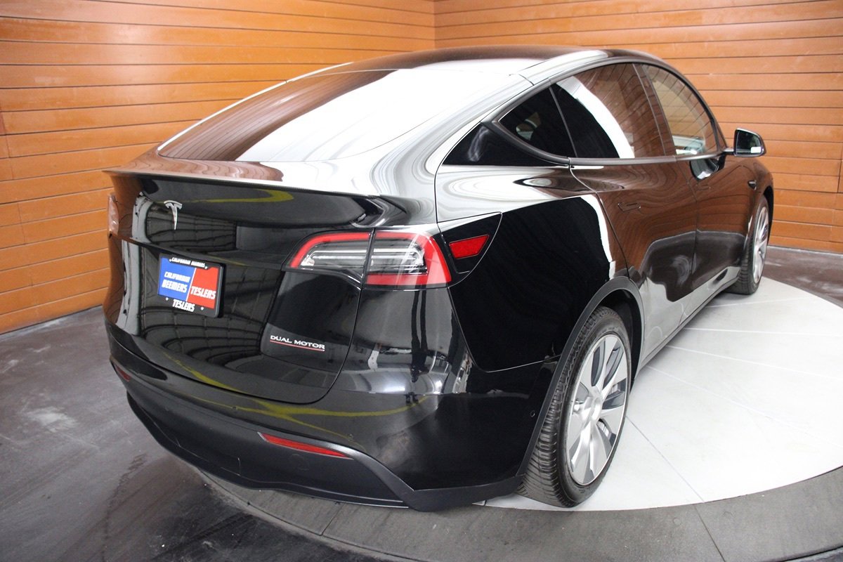 Used 2022 Tesla Model Y Performance AWD/4WD image 12