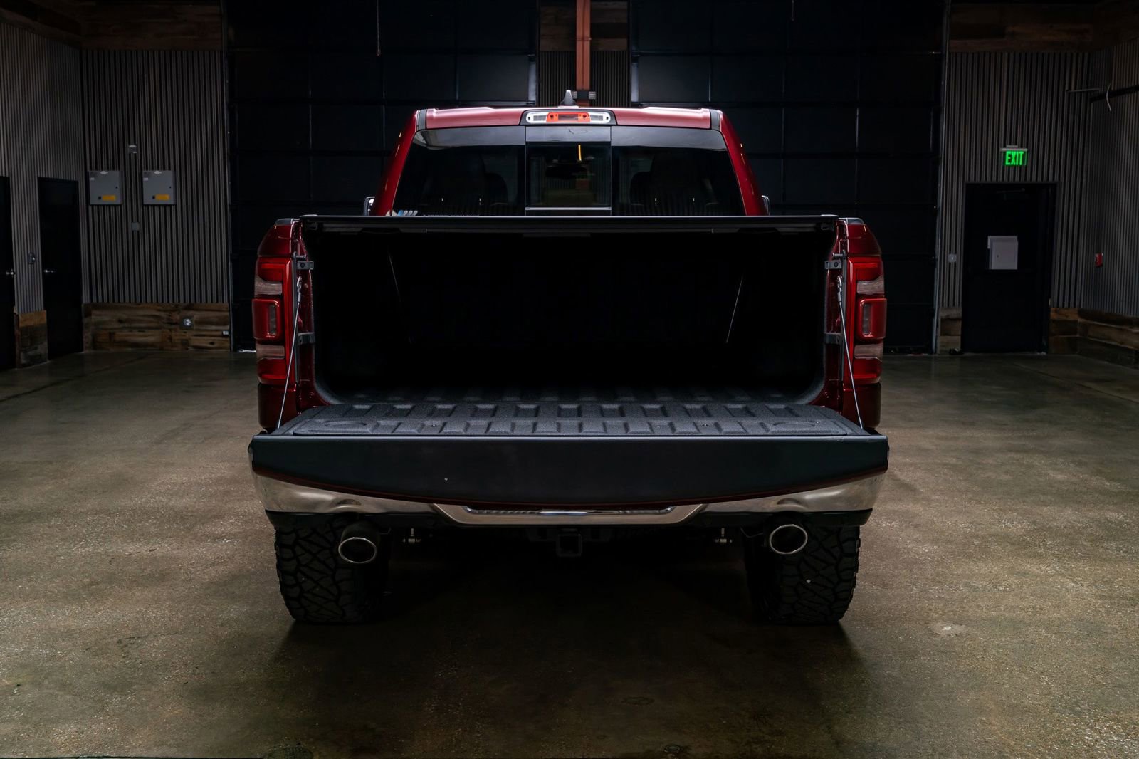 Used 2020 RAM 1500 Laramie AWD/4WD image 9