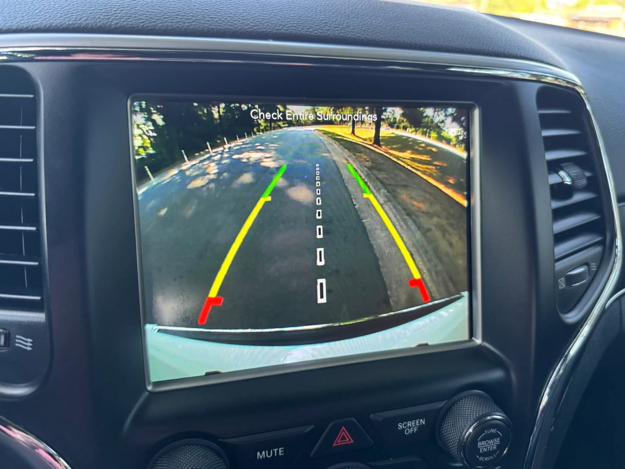 Used 2018 Jeep Grand Cherokee Limited AWD/4WD image 18