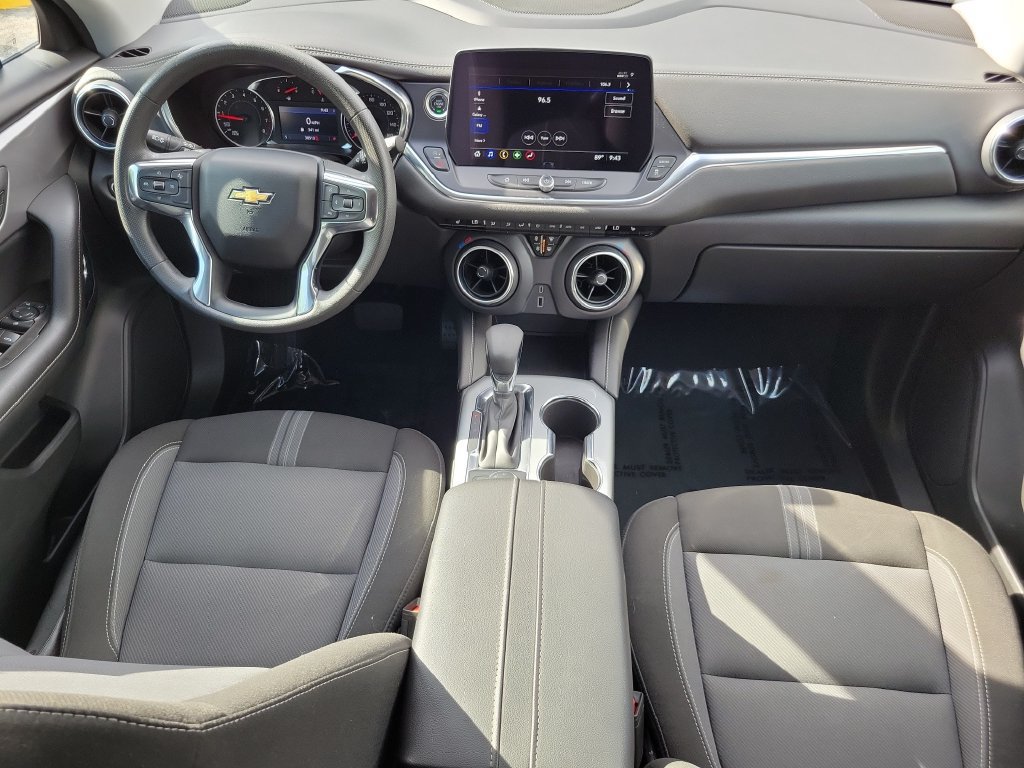Used 2025 Chevrolet Blazer LT FWD image 16