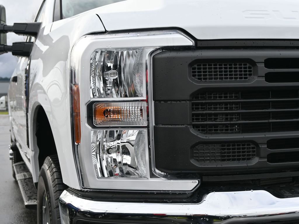 New 2026 Ford F350 XL w/ XL Chrome Package AWD/4WD image 4