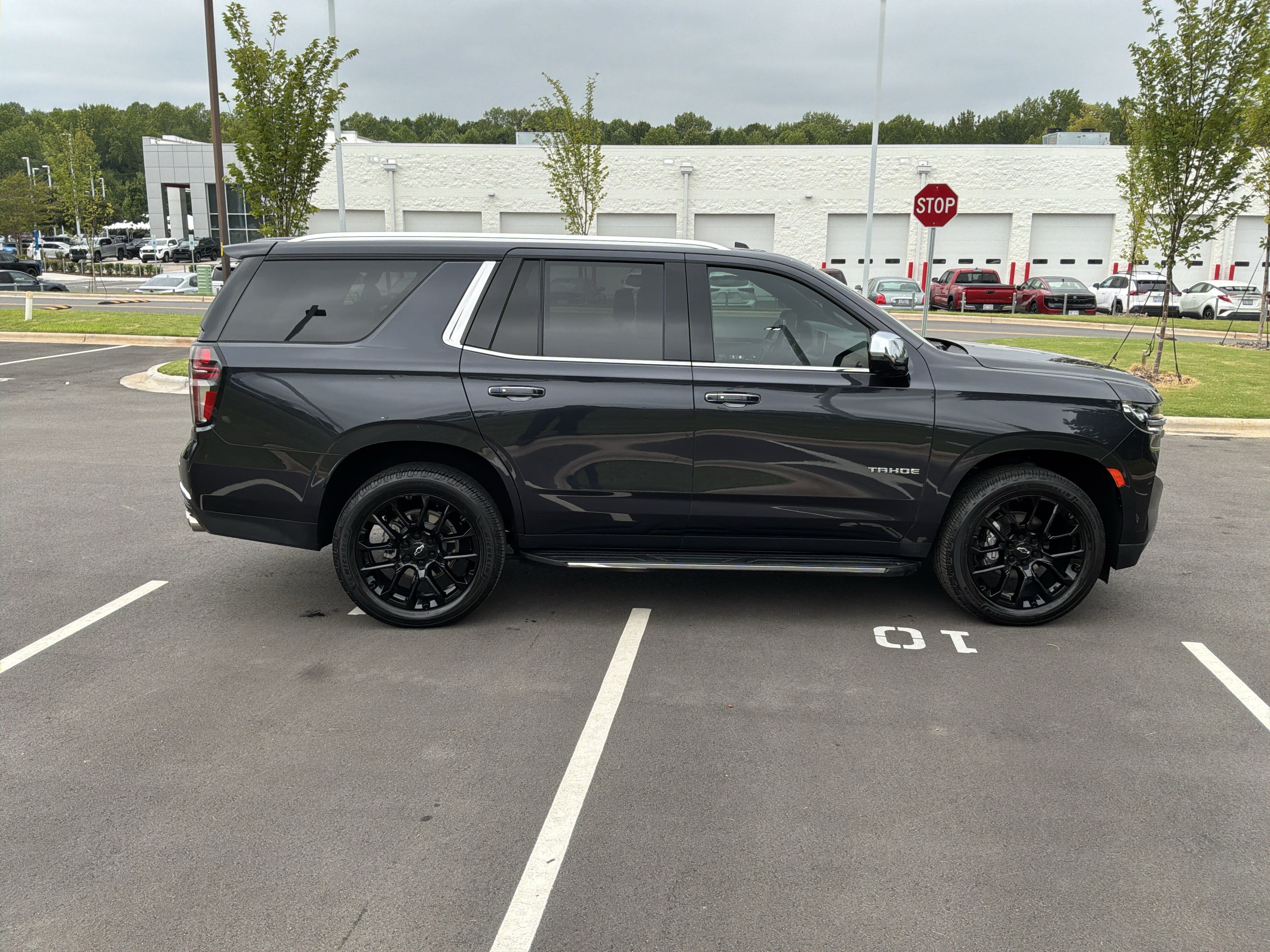 Used 2023 Chevrolet Tahoe Premier AWD/4WD image 11