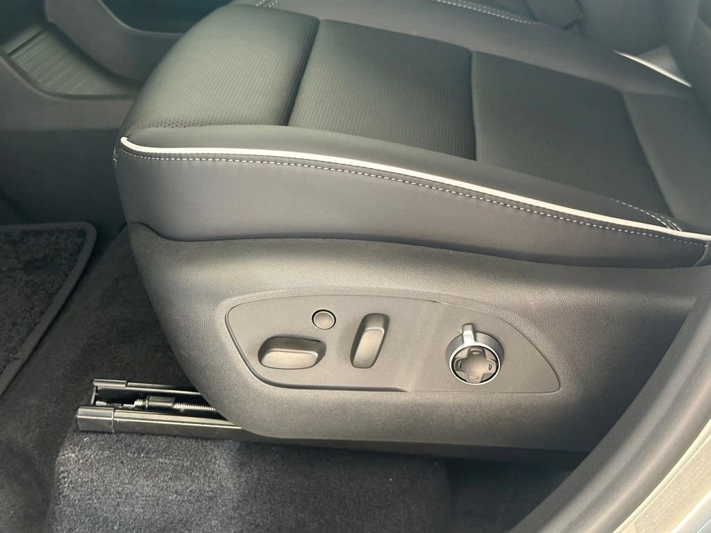New 2026 Buick Enclave Avenir w/ Super Cruise Package FWD image 15