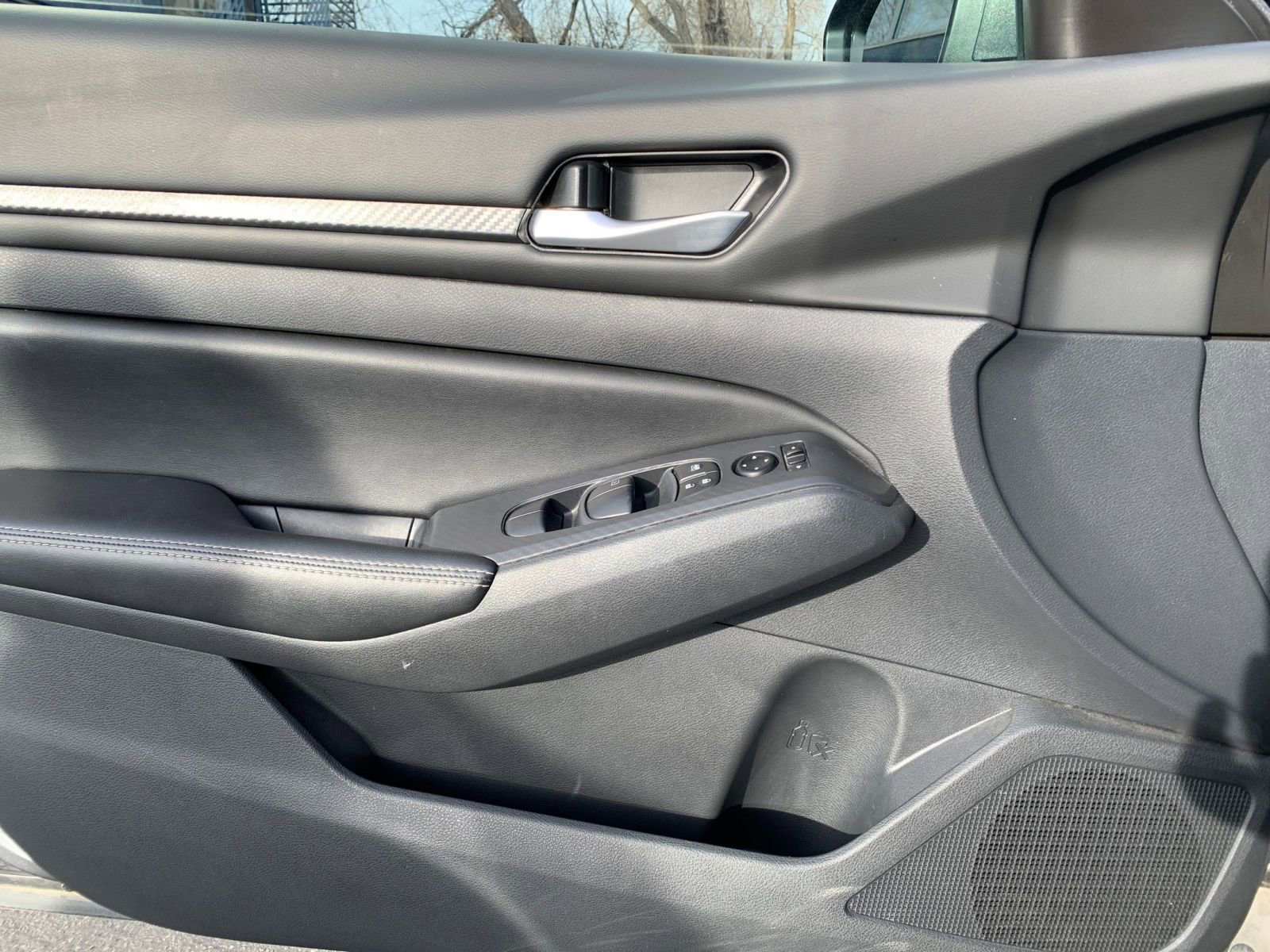 Used 2025 Nissan Altima 2.5 SV image 20