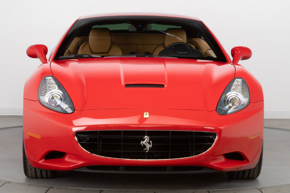 Used 2011 Ferrari California image 18