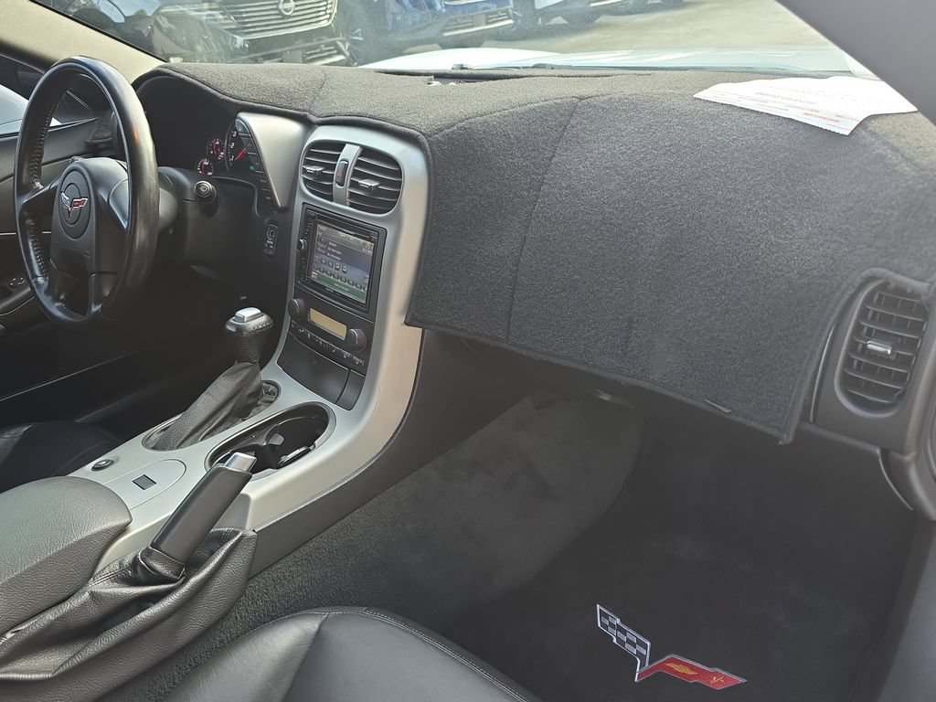 Used 2005 Chevrolet Corvette Coupe RWD image 29