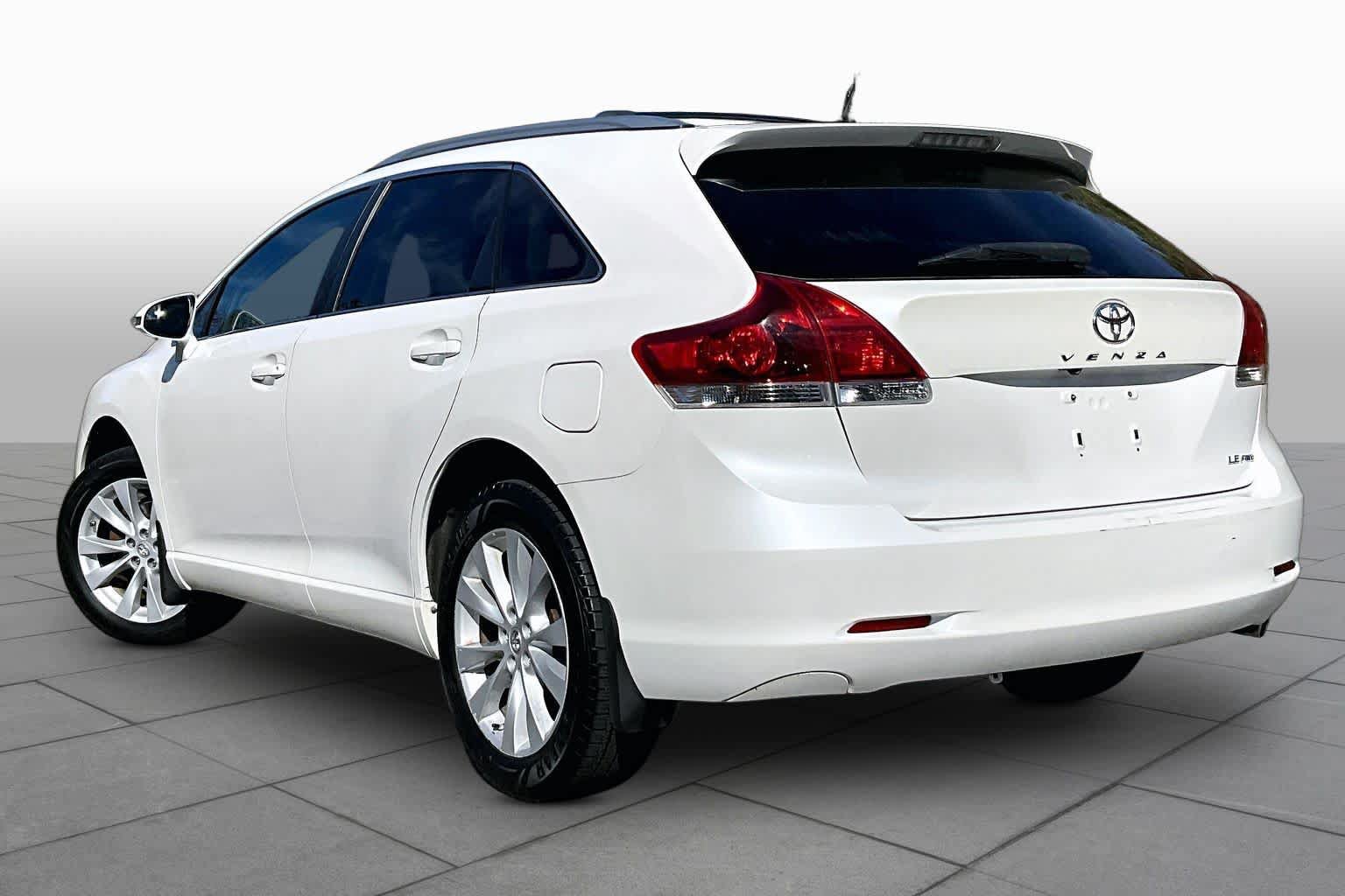 Used 2015 Toyota Venza LE AWD/4WD image 11