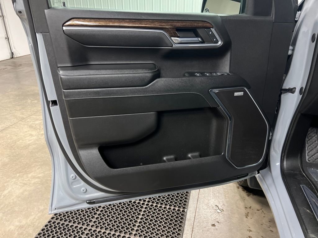 Used 2024 GMC Sierra 1500 Elevation w/ Preferred Package image 16