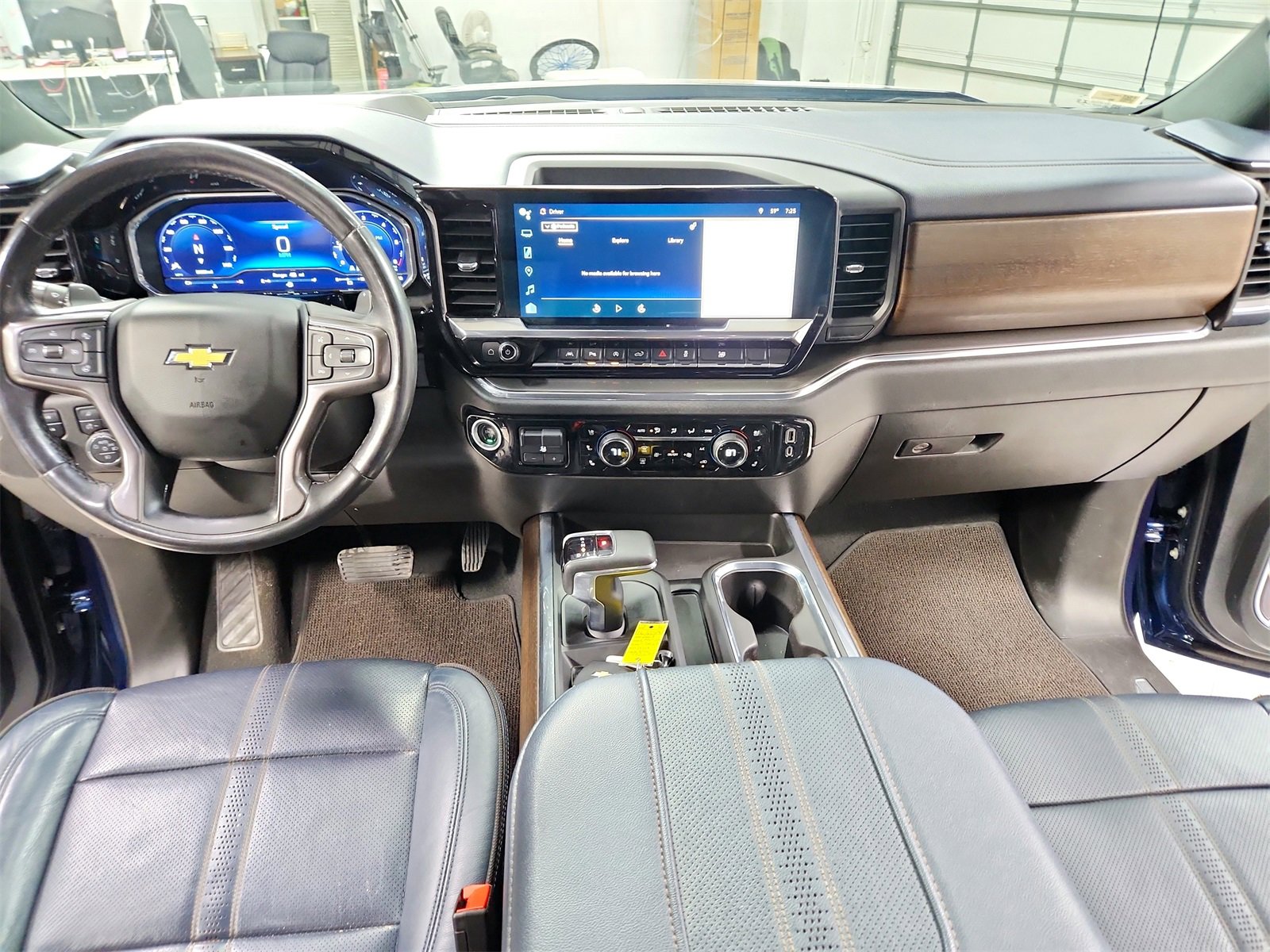 Used 2023 Chevrolet Silverado 1500 High Country w/ Technology Package image 26