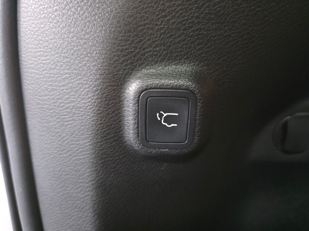 Used 2020 Jeep Cherokee Limited AWD/4WD image 20