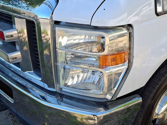 Used 2013 Ford E-450 and Econoline 450 Super Duty w/ Ambulance Prep Pkg RWD image 6