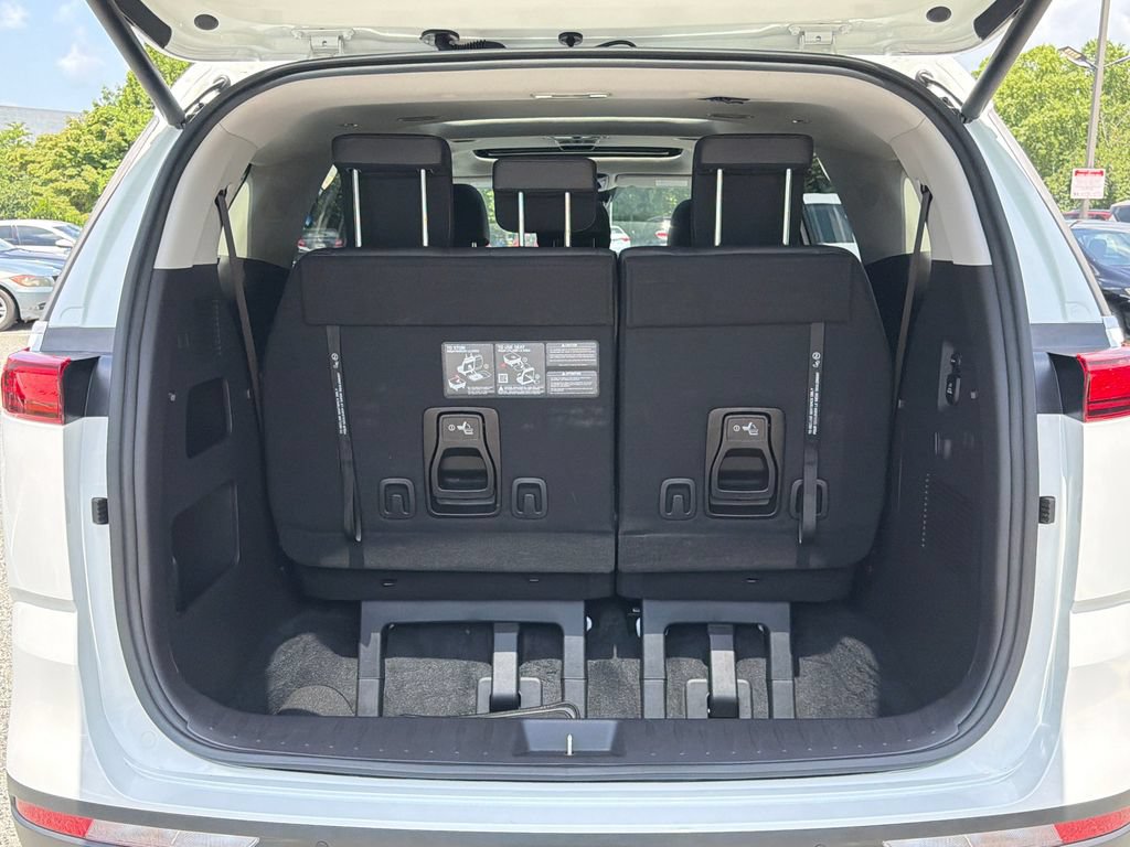 Certified 2024 Kia Carnival SX Prestige FWD image 6