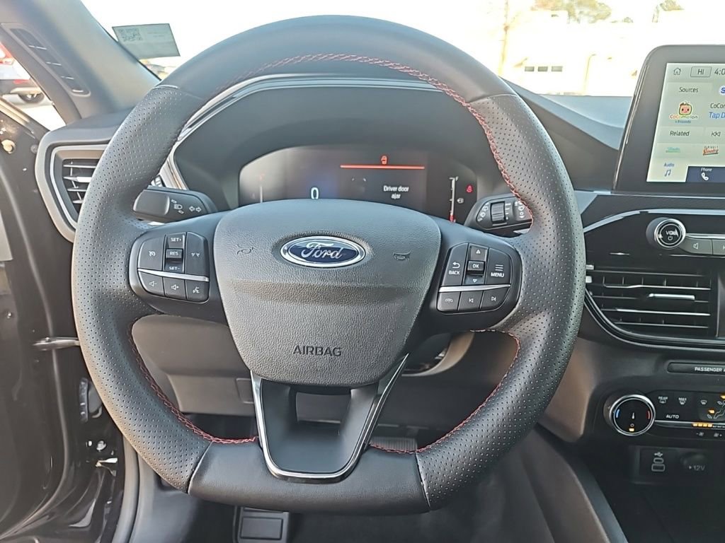 Used 2025 Ford Escape ST-Line image 18