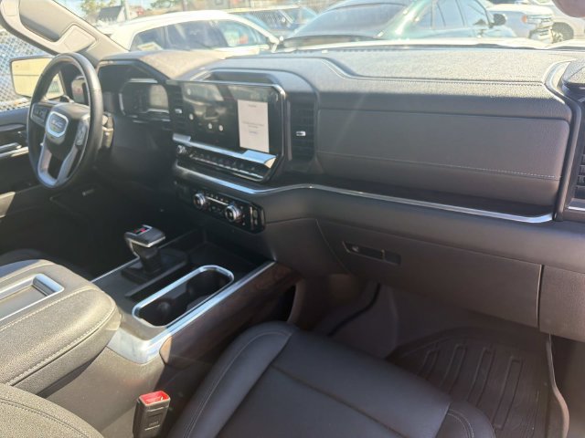 Used 2022 GMC Sierra 1500 SLT w/ SLT Premium Plus Package AWD/4WD image 16
