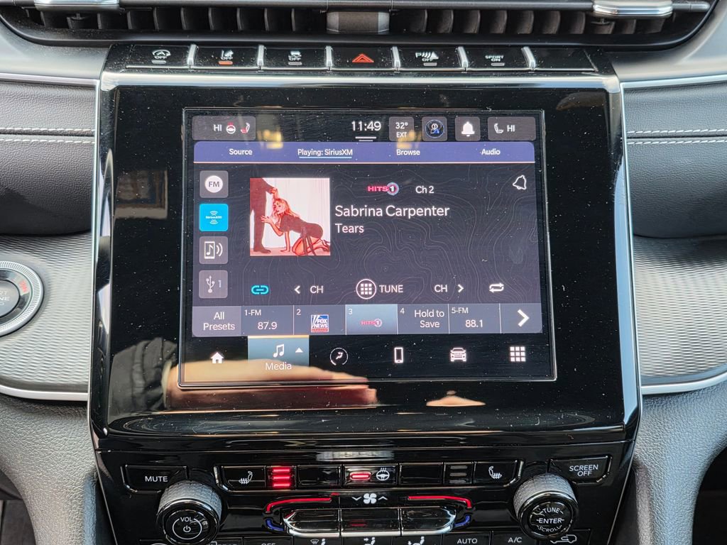 Used 2024 Jeep Grand Cherokee L Altitude image 20