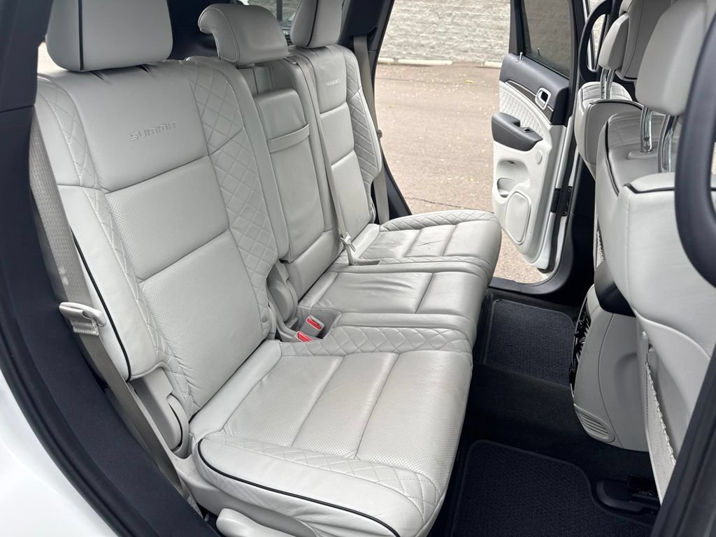 Used 2021 Jeep Grand Cherokee Summit AWD/4WD image 14