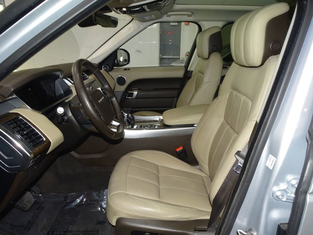 Used 2018 Land Rover Range Rover Sport SE image 13