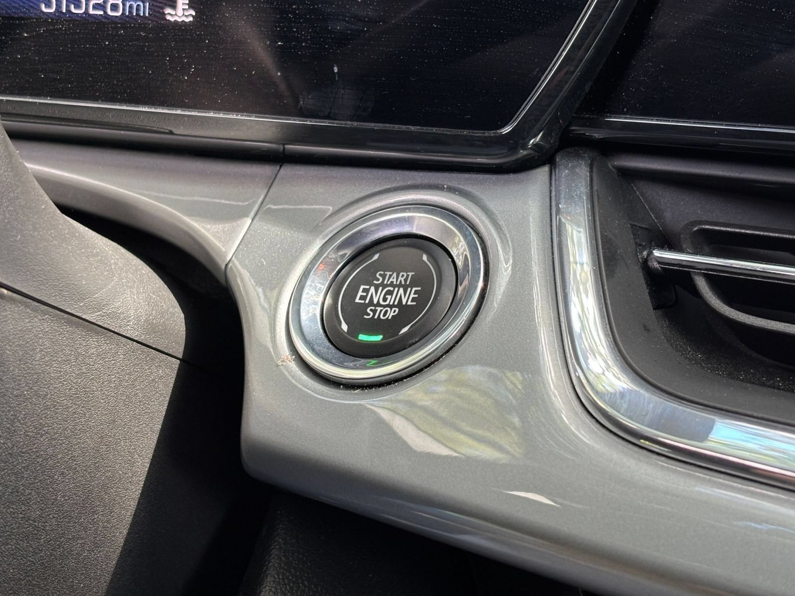 Used 2025 Chevrolet Trax LT FWD image 22