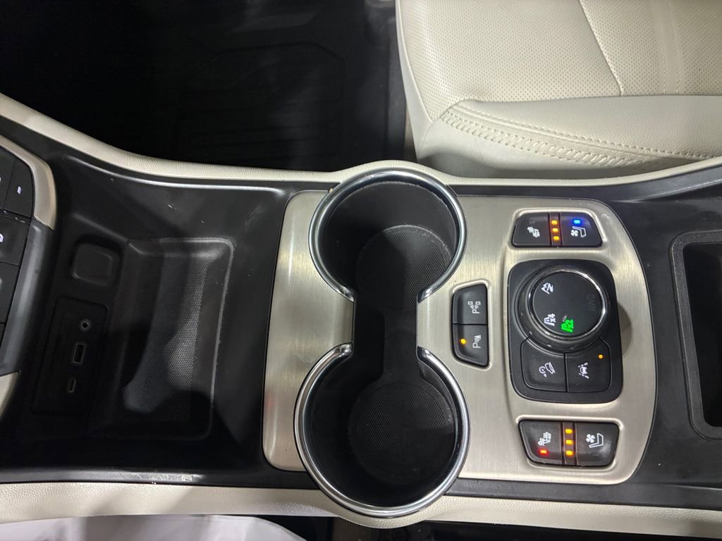 Used 2024 GMC Terrain Denali w/ Denali Premium Package image 30