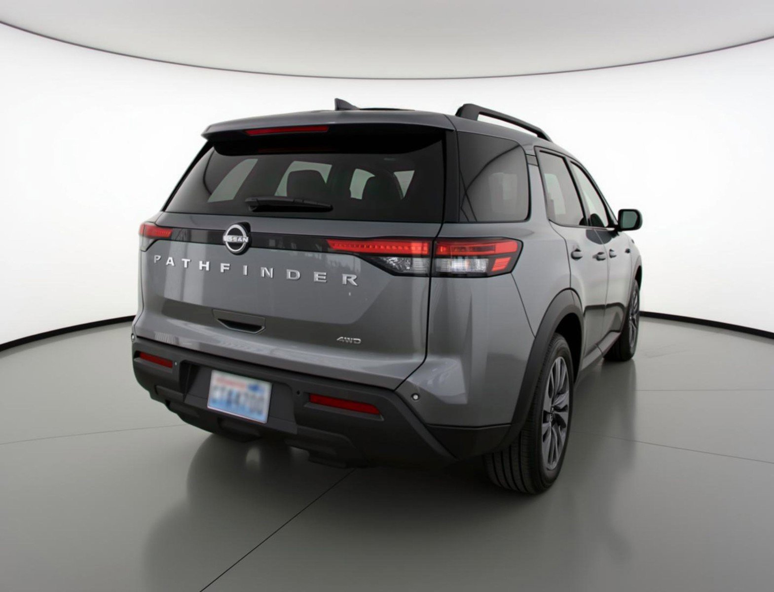 Used 2025 Nissan Pathfinder SV image 9