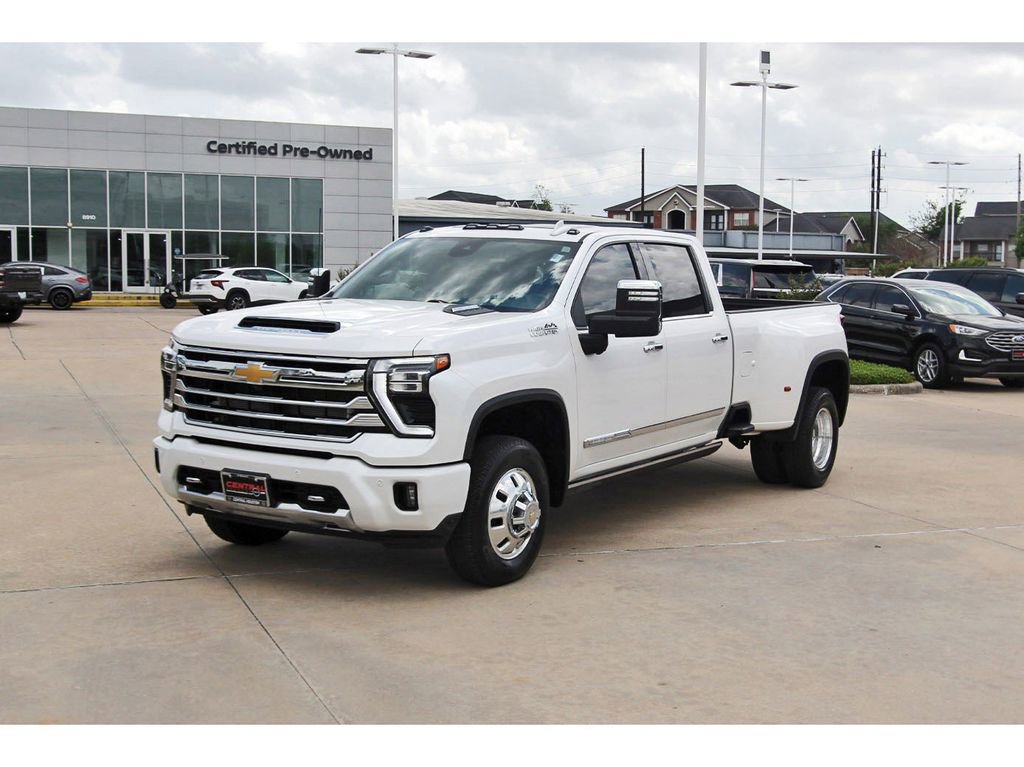 Used 2025 Chevrolet Silverado 3500 High Country w/ High Country Premium Package image 2