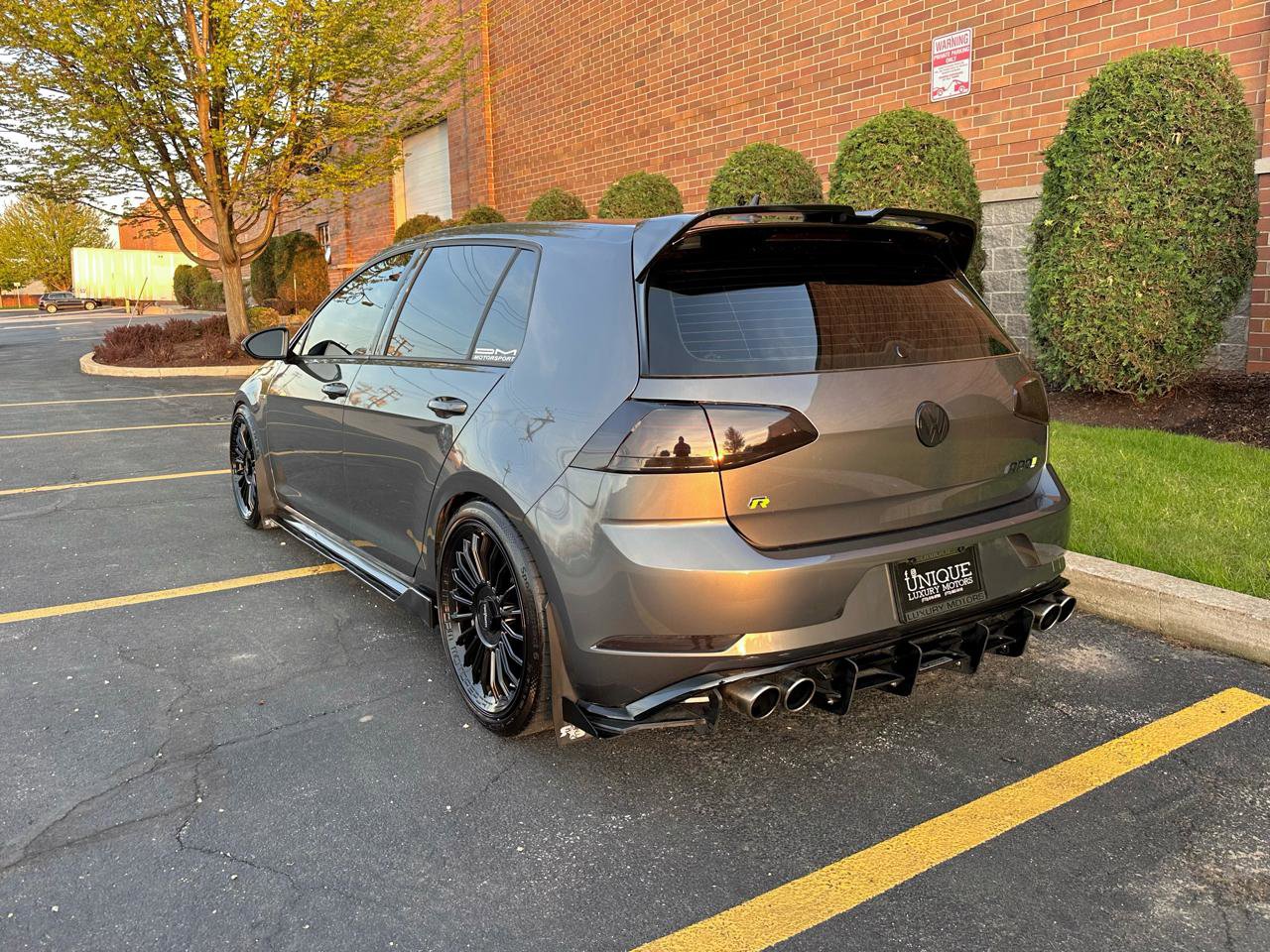 Used 2019 Volkswagen Golf R 4-Door AWD/4WD image 15