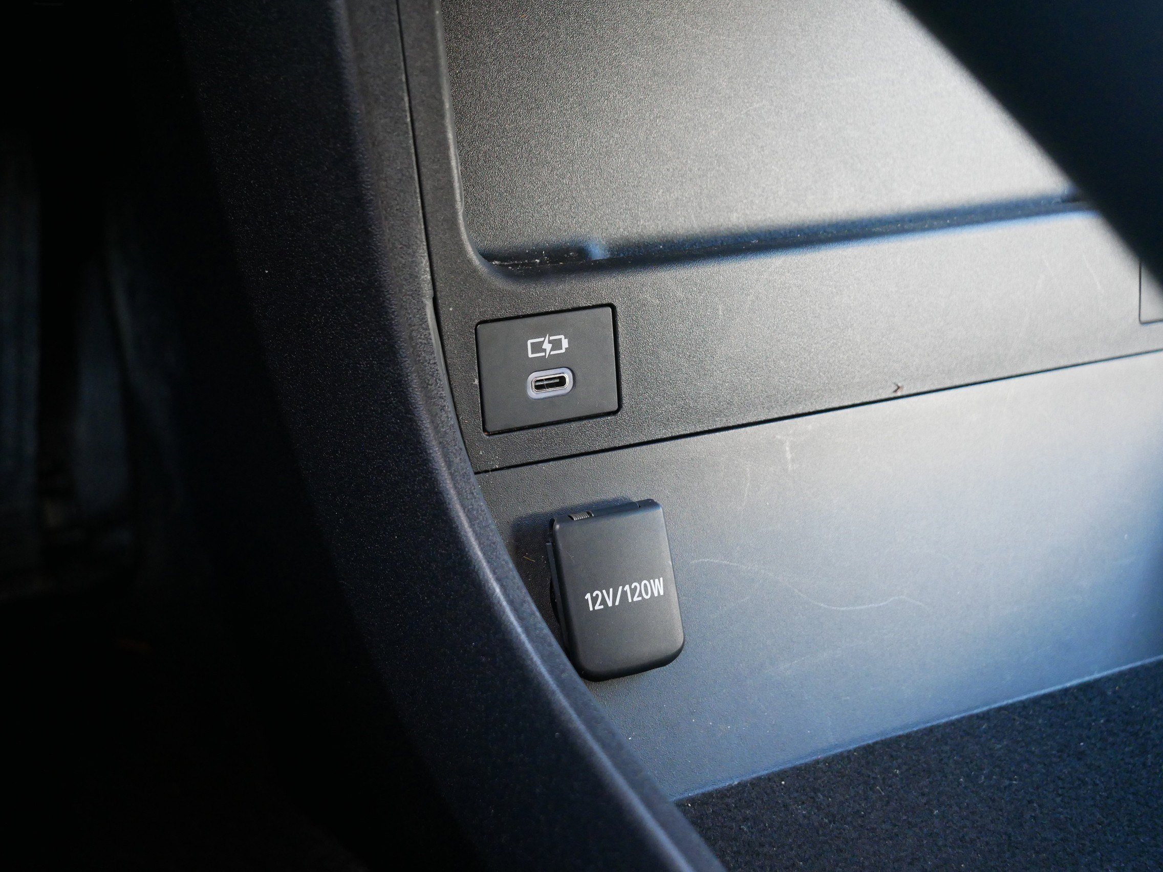 Used 2023 Subaru Solterra Limited image 33