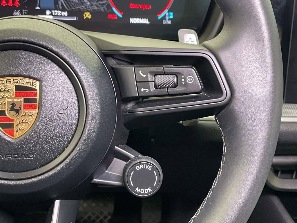 Used 2024 Porsche Cayenne image 41