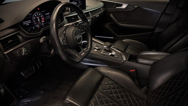 Used 2019 Audi S4 Premium Plus w/ Premium Plus Package image 3