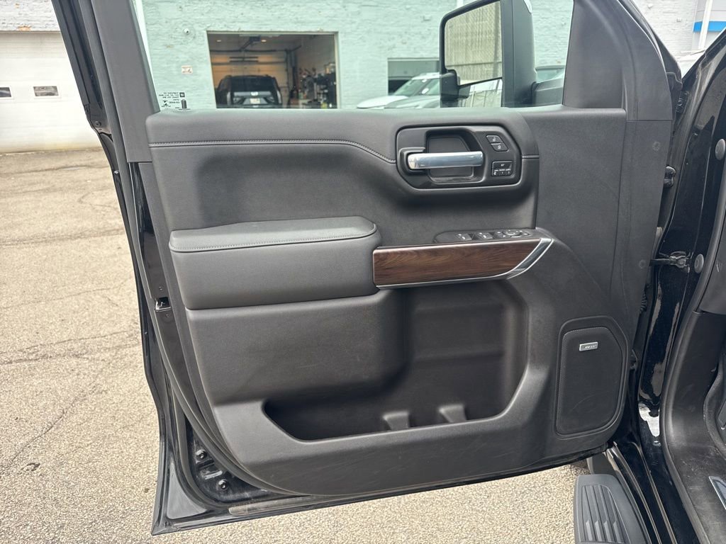 Used 2021 GMC Sierra 1500 SLT w/ SLT Premium Plus Package AWD/4WD image 16