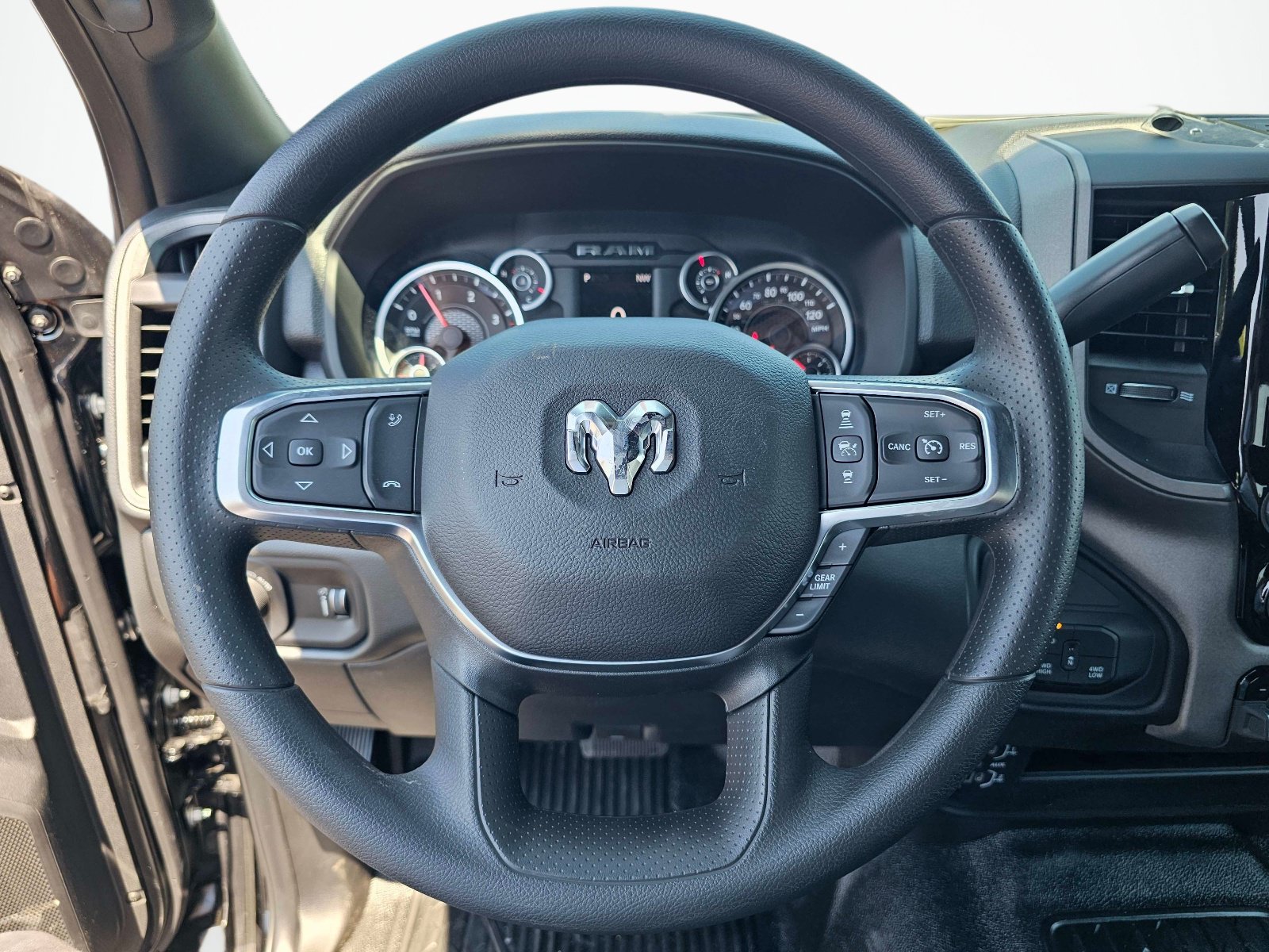 New 2027 RAM 4500 Tradesman w/ Chrome Appearance Group AWD/4WD image 21