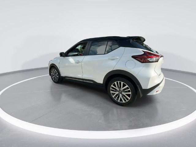 Used 2024 Nissan Kicks SR w/ SR Premium Package FWD image 6