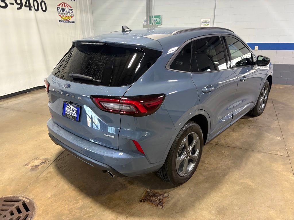 Used 2024 Ford Escape ST-Line w/ Tech Pack #1 AWD/4WD image 8