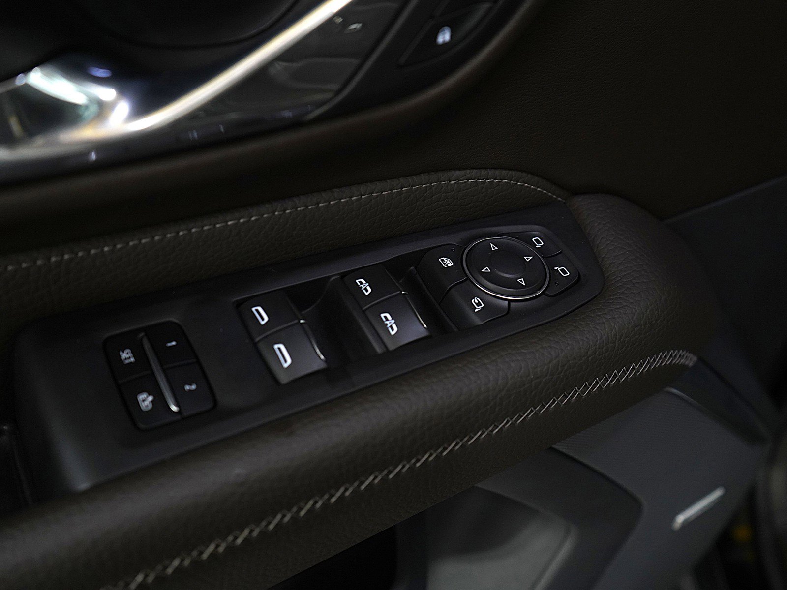 Used 2023 GMC Yukon XL Denali image 23