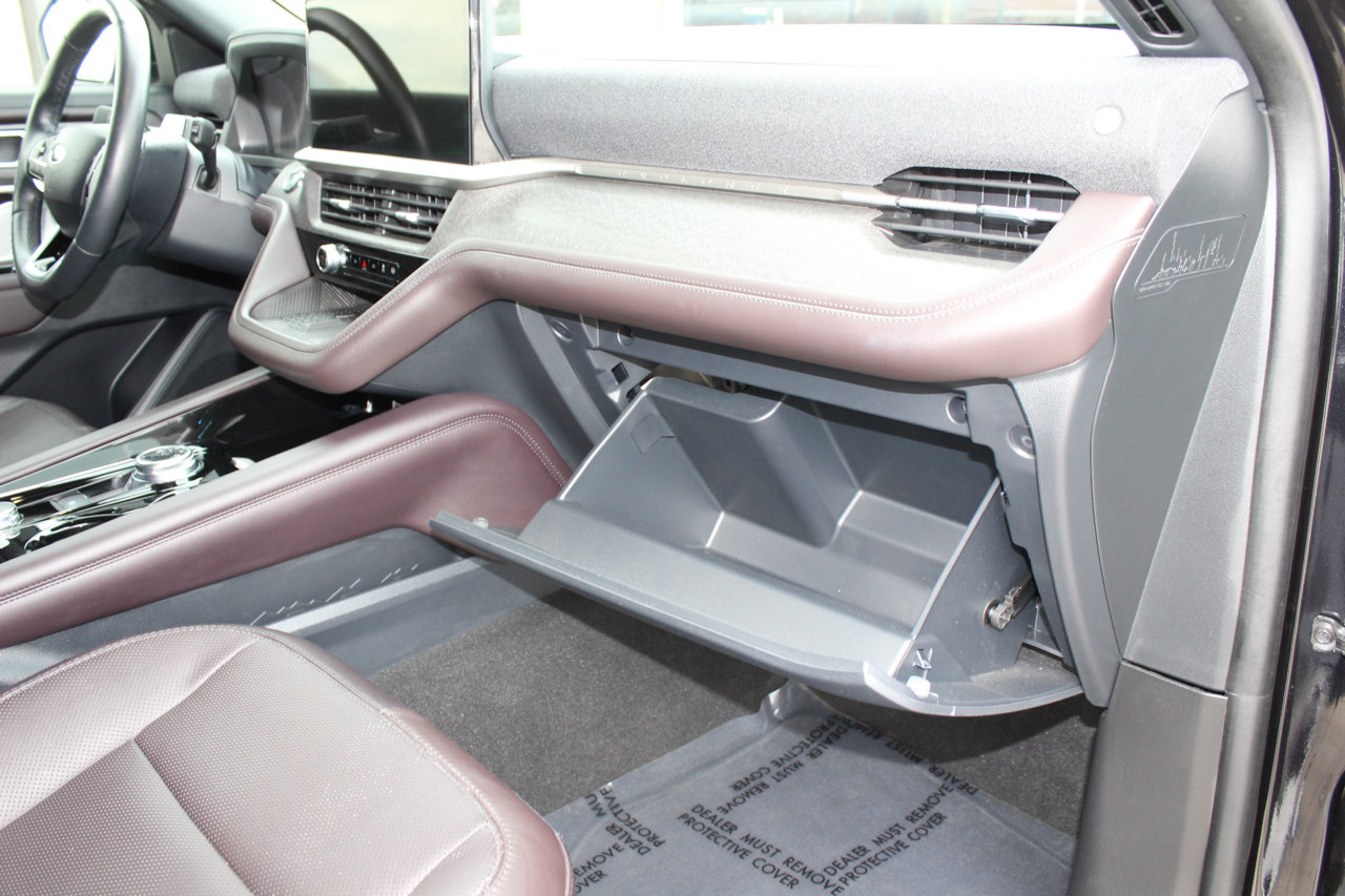 Used 2025 Ford Explorer Platinum w/ LUX Leather Package image 78