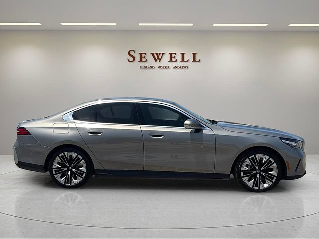 Certified 2025 BMW 530i xDrive w/ Premium Package AWD/4WD image 6