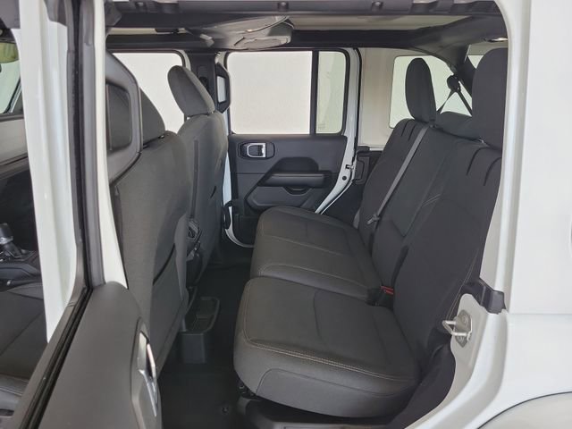 Used 2024 Jeep Wrangler Unlimited Sahara image 19