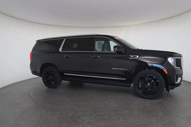 Used 2022 GMC Yukon XL Denali image 24