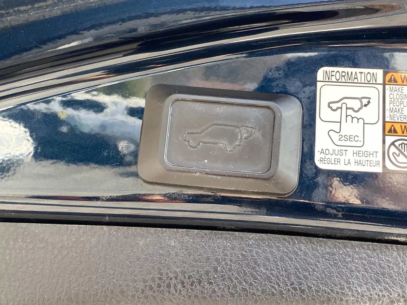 Used 2017 Toyota RAV4 Limited FWD image 10