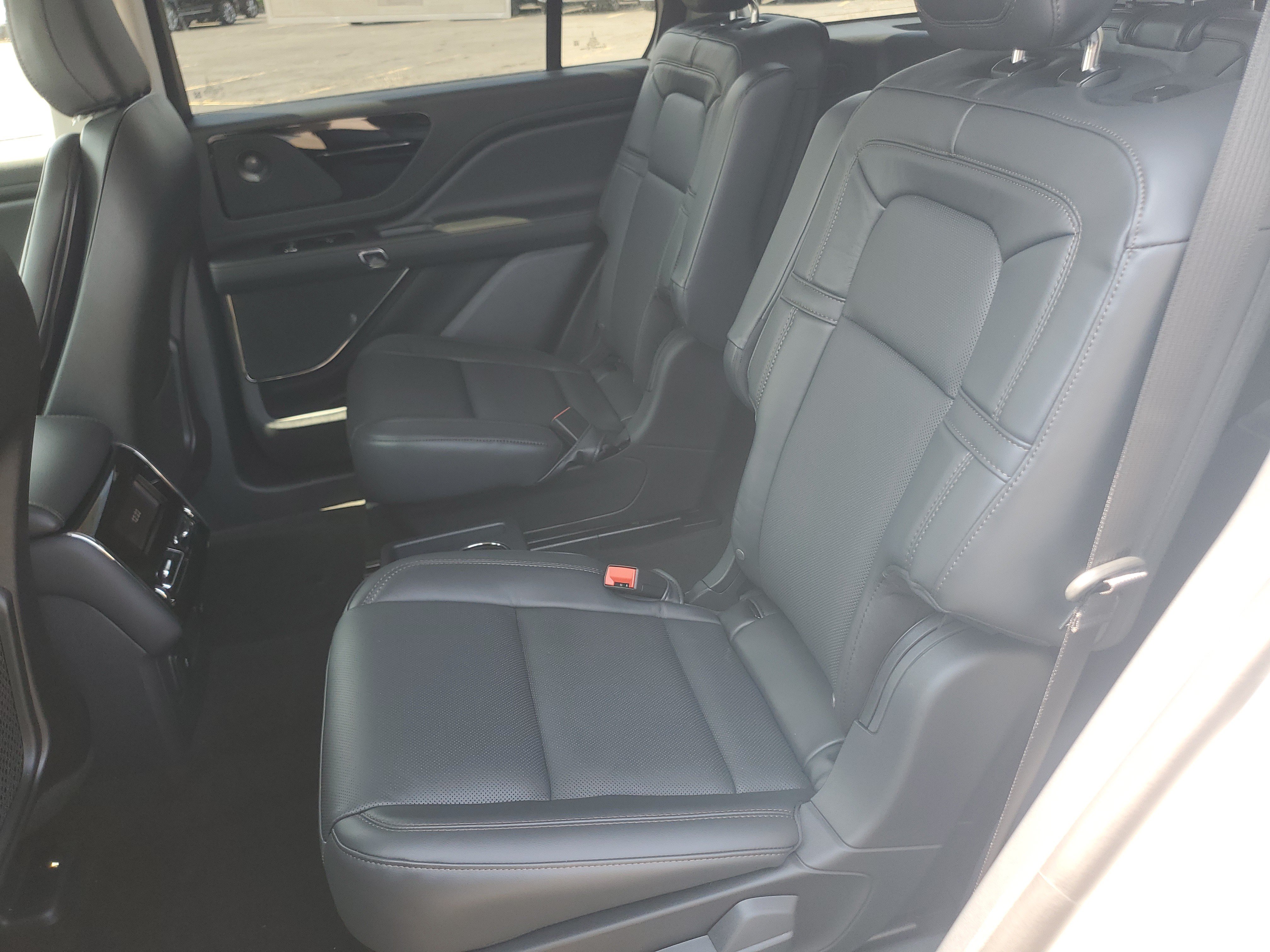 New 2026 Lincoln Aviator Reserve w/ Jet Appearance Package AWD/4WD image 27